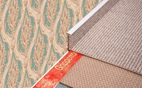 Плинтус для ковролина Korner Listwa 106 Светло-серый 2,5м (50мм) в Челябинске