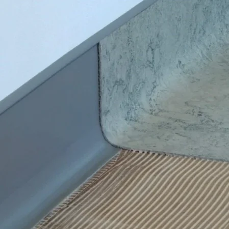 Коннелюрный односоставной плинтус Bonkeel Prof Серый (95х2700мм) в Челябинске