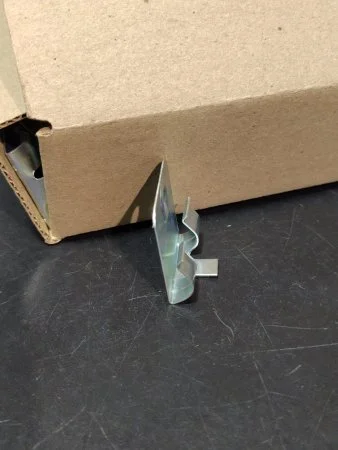 Клипсы к плинтусу MDF Bonkeel (50шт) в Челябинске