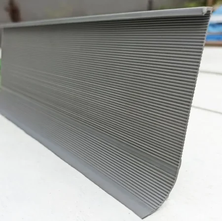 Коннелюрный односоставной плинтус Bonkeel Prof Серый (95х2700мм) в Челябинске