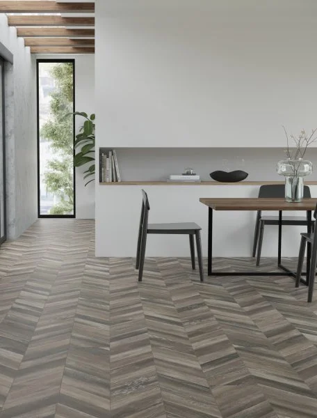 Ламинат Egger PRO 8/33 4V Large Дуб Кестинкорт Шоколад левая EPL240F4CL в Челябинске